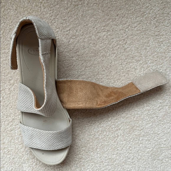 Dr. Scholl's Cream Wedge Sandals with Crisscross Straps - Picture 4 of 5